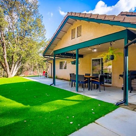 Mystic Mountain Villa, 14 Miles From Yosemite 오크허스트 외부 사진
