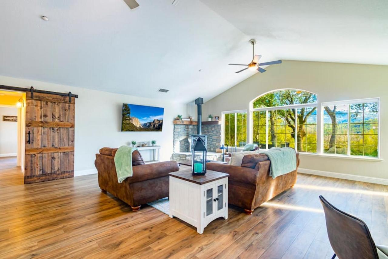 Mystic Mountain Villa, 14 Miles From Yosemite 오크허스트 외부 사진