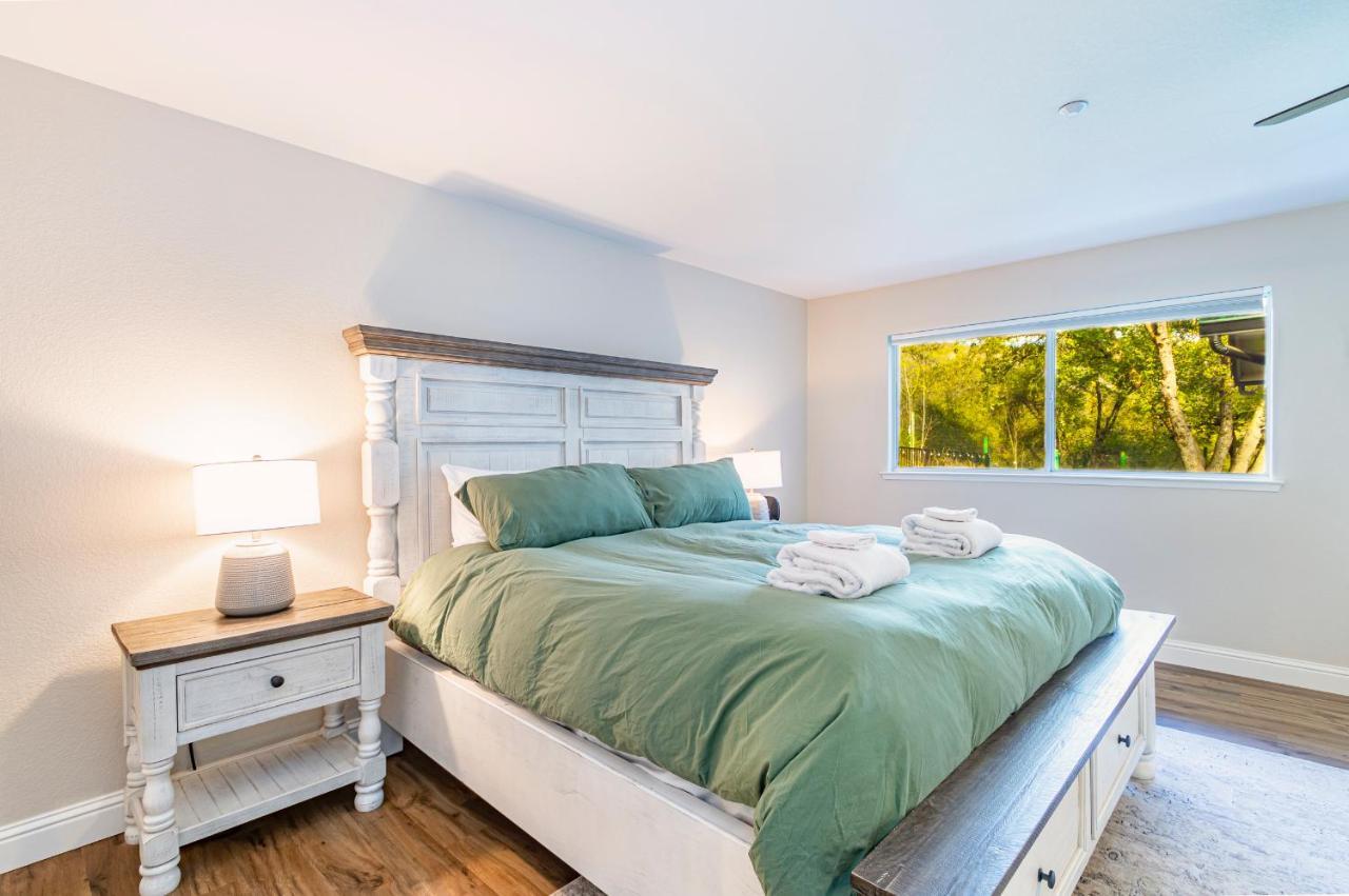Mystic Mountain Villa, 14 Miles From Yosemite 오크허스트 외부 사진