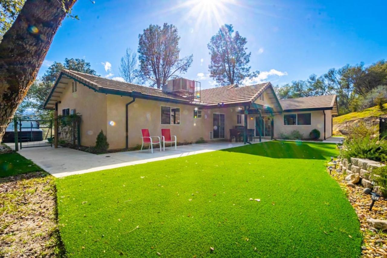 Mystic Mountain Villa, 14 Miles From Yosemite 오크허스트 외부 사진