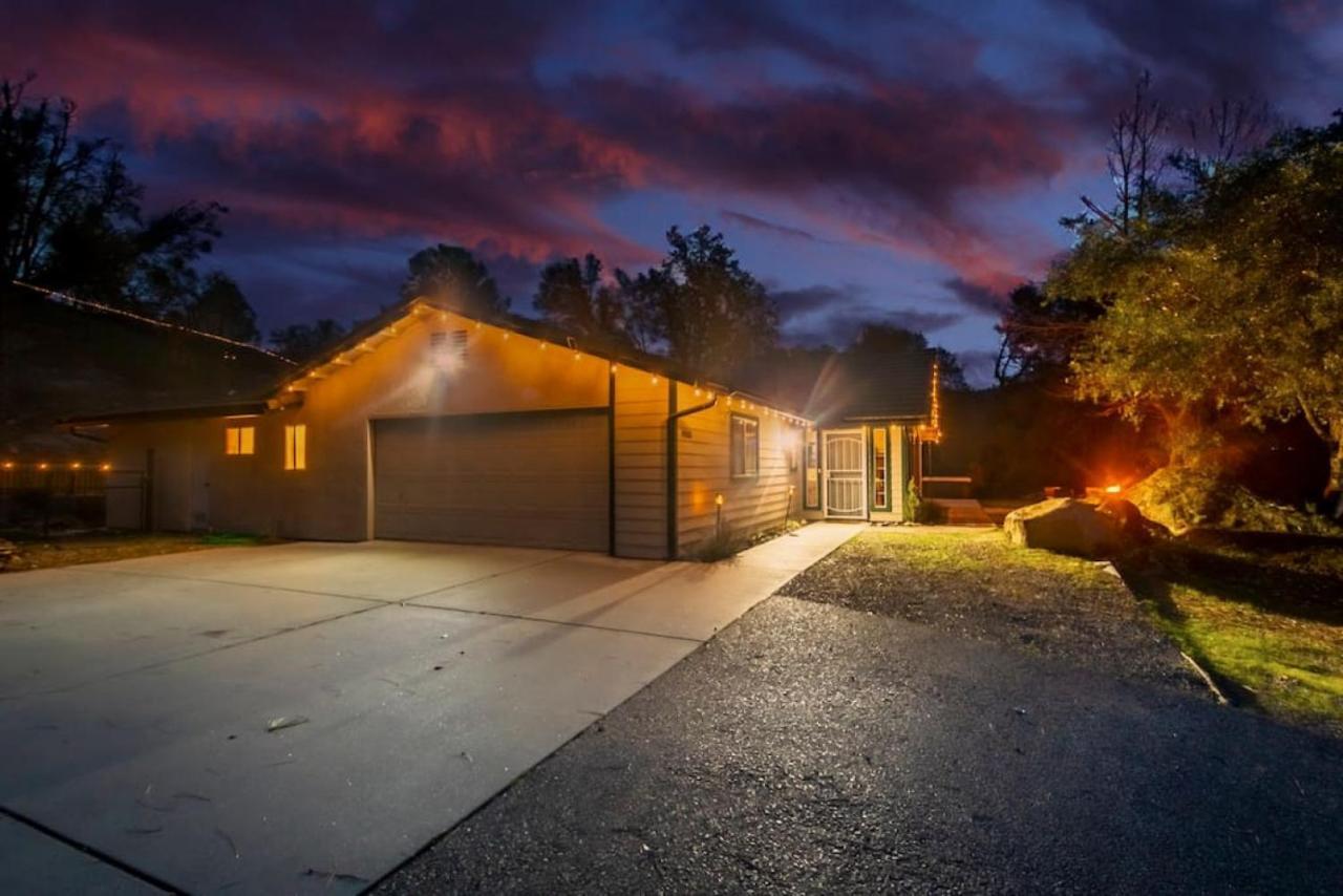 Mystic Mountain Villa, 14 Miles From Yosemite 오크허스트 외부 사진