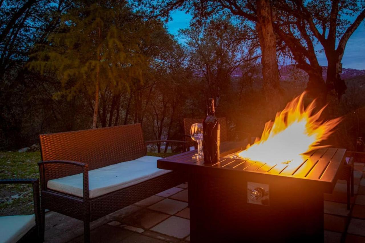 Mystic Mountain Villa, 14 Miles From Yosemite 오크허스트 외부 사진