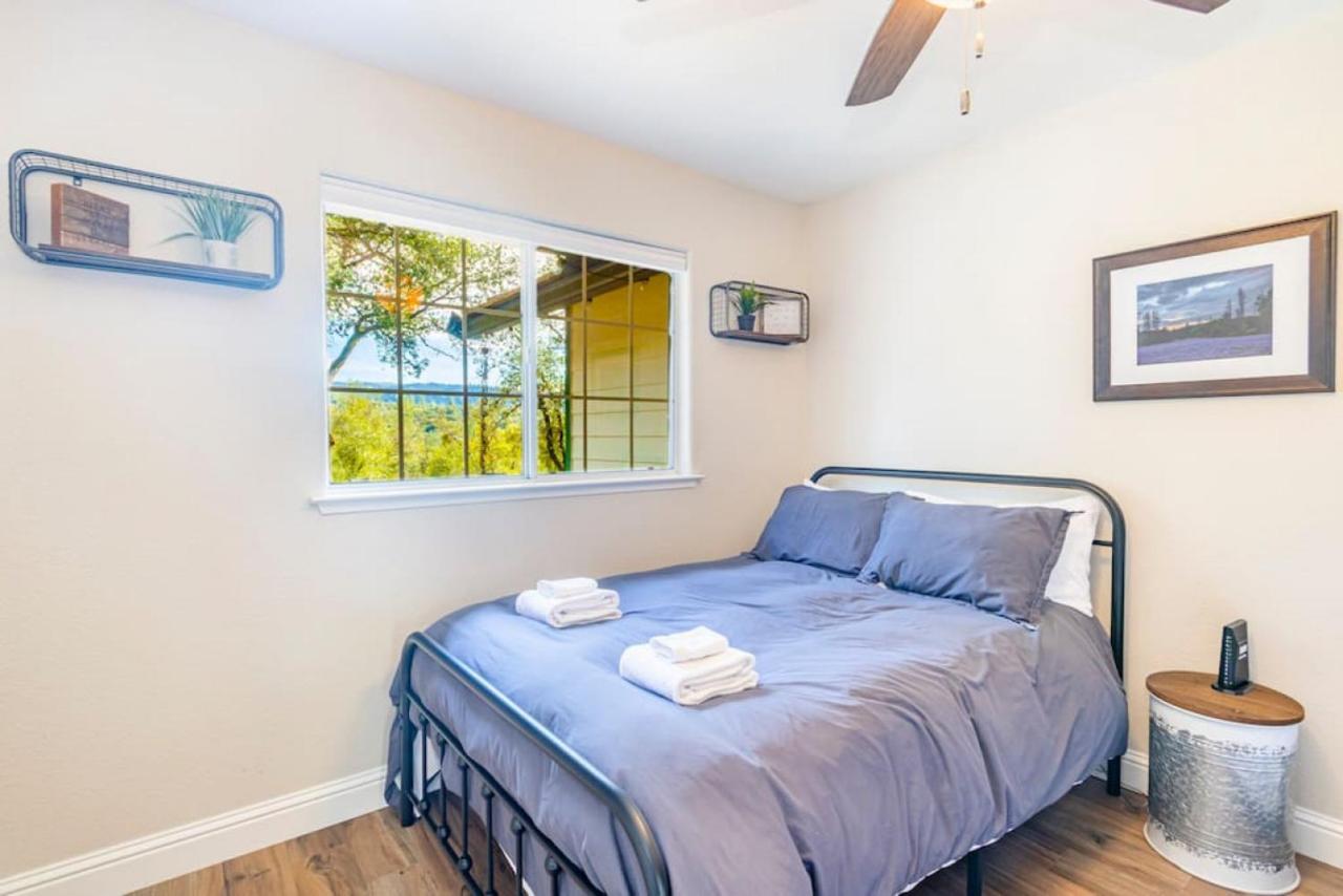 Mystic Mountain Villa, 14 Miles From Yosemite 오크허스트 외부 사진