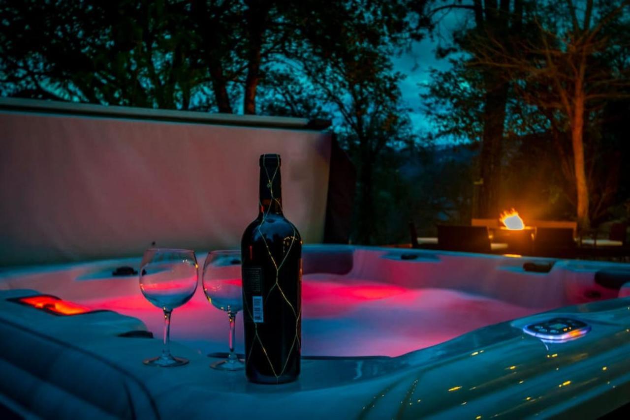 Mystic Mountain Villa, 14 Miles From Yosemite 오크허스트 외부 사진