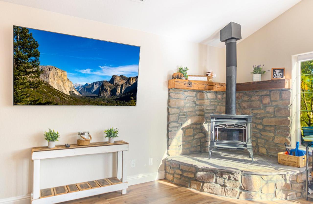 Mystic Mountain Villa, 14 Miles From Yosemite 오크허스트 외부 사진