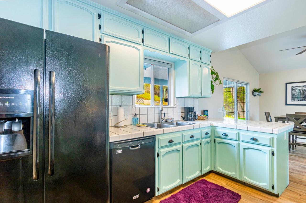 Mystic Mountain Villa, 14 Miles From Yosemite 오크허스트 외부 사진
